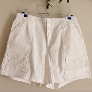 NWT LUVAMIA Women's White‎ Casual Shorts size Large